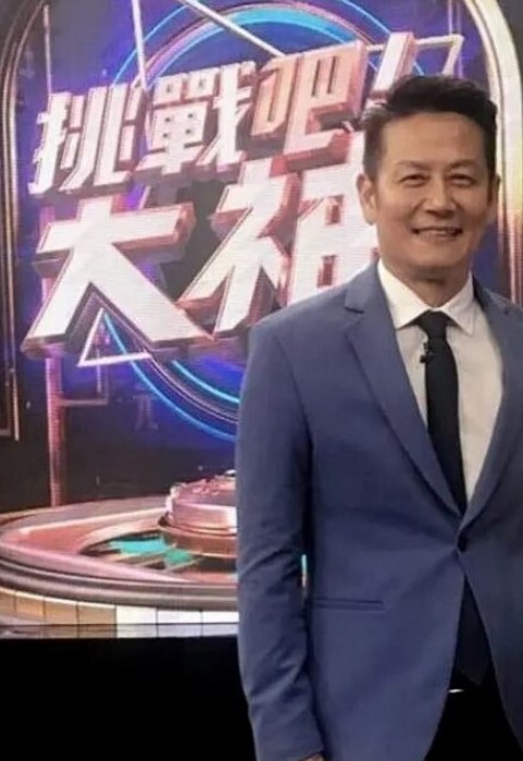 台湾情侣自拍眼镜哥和漂亮女友啪啪 - 国语艳情